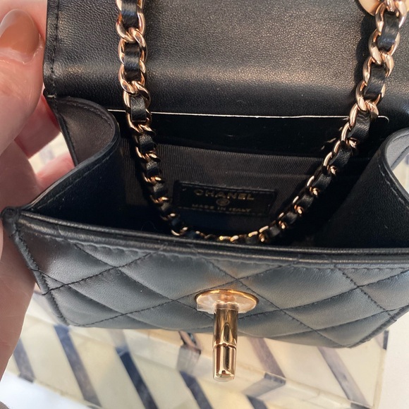 Chanel! Never used, crossbody 2021 quilted lambskin purse - Picture 6 of 11